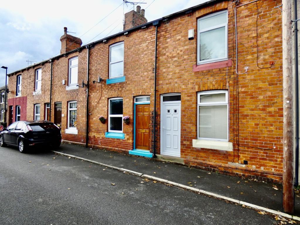 2 bedroom terraced house for sale in Jeffcock Road, High Green