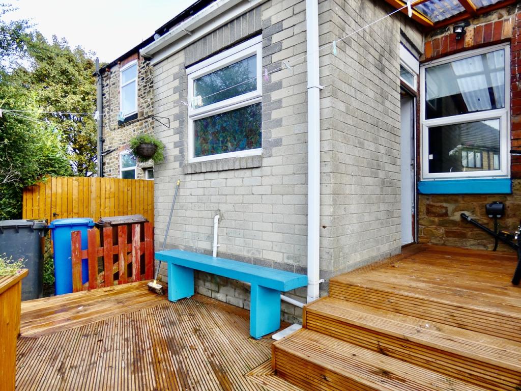 2 bedroom terraced house for sale in Jeffcock Road, High Green