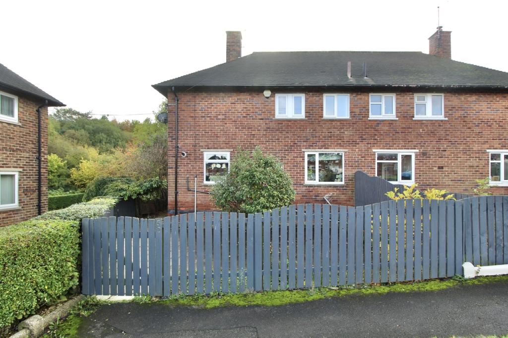 3 bedroom semidetached house for sale in Delves Avenue, Hackenthorpe