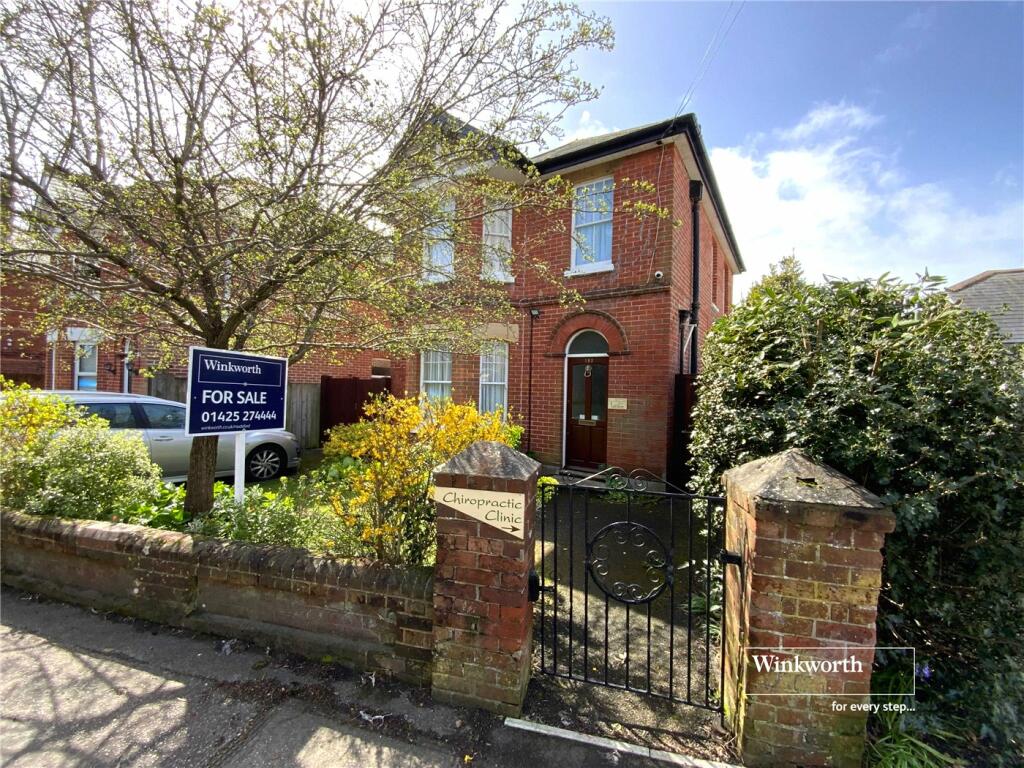 4 bedroom detached house for sale in Stanpit, Christchurch, BH23