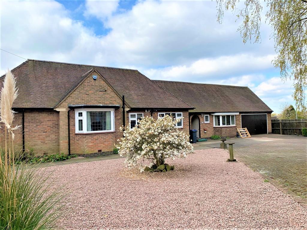 3 bedroom detached bungalow for rent in Markfield Lane, Markfield, LE67