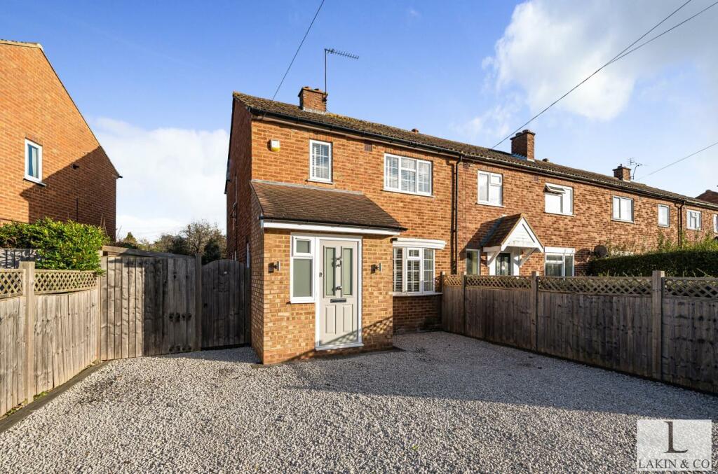 2 bedroom end of terrace house for sale in Layters Close, Chalfont St
