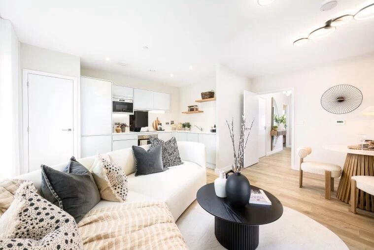 Main image of property: The Silverton, North Woolwich Road, Royal Docks, E16