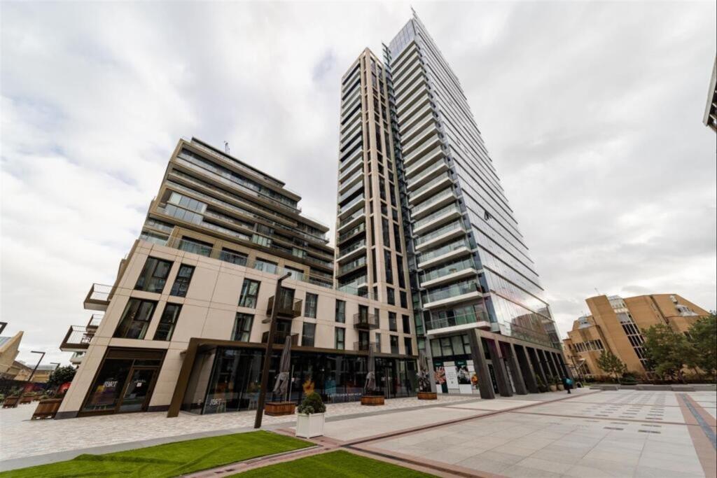 Main image of property: Merino Gardens, London Dock, Vaughan Way, Tower Bridge, E1W
