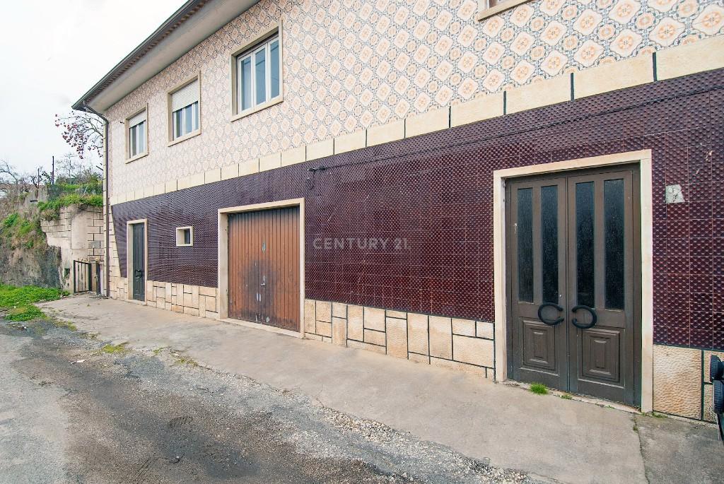 3 bedroom semidetached house for sale in Vila Nova de Poiares, Beira