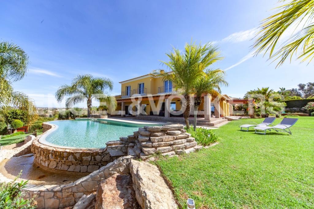 5 bedroom villa for sale in Algarve, Alvor, Portugal