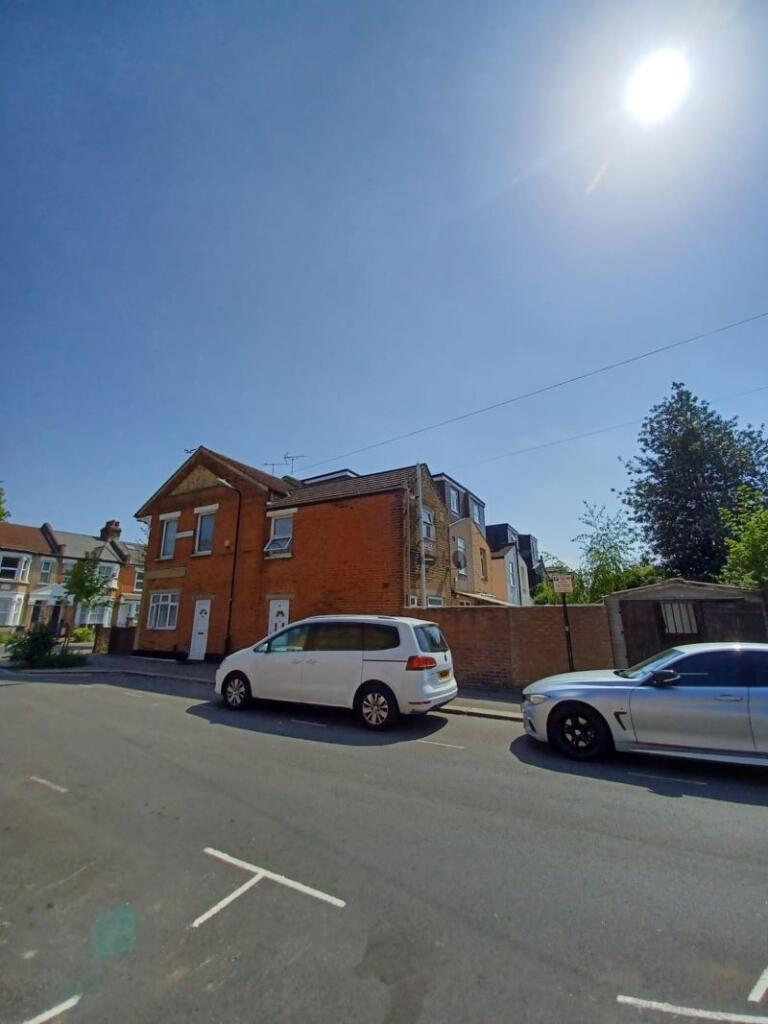 Main image of property: 80B Belgrave Road, Walthamstow, London, E17 8QG