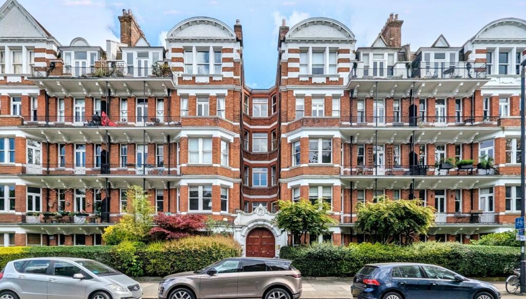 Main image of property: Flat 21B Prince of Wales Mansions, Prince of Wales Drive, Battersea, London, SW11 4BQ