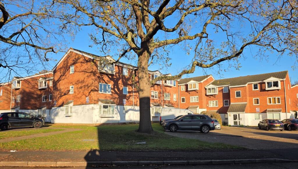 Main image of property: 17 Heathdene Drive, Belvedere, Kent, DA17 6HY