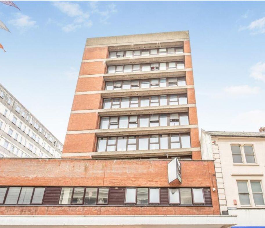 Main image of property: Flat 16 Mariner House, 157 High Street, Southend-on-Sea, Essex, SS1 1LL