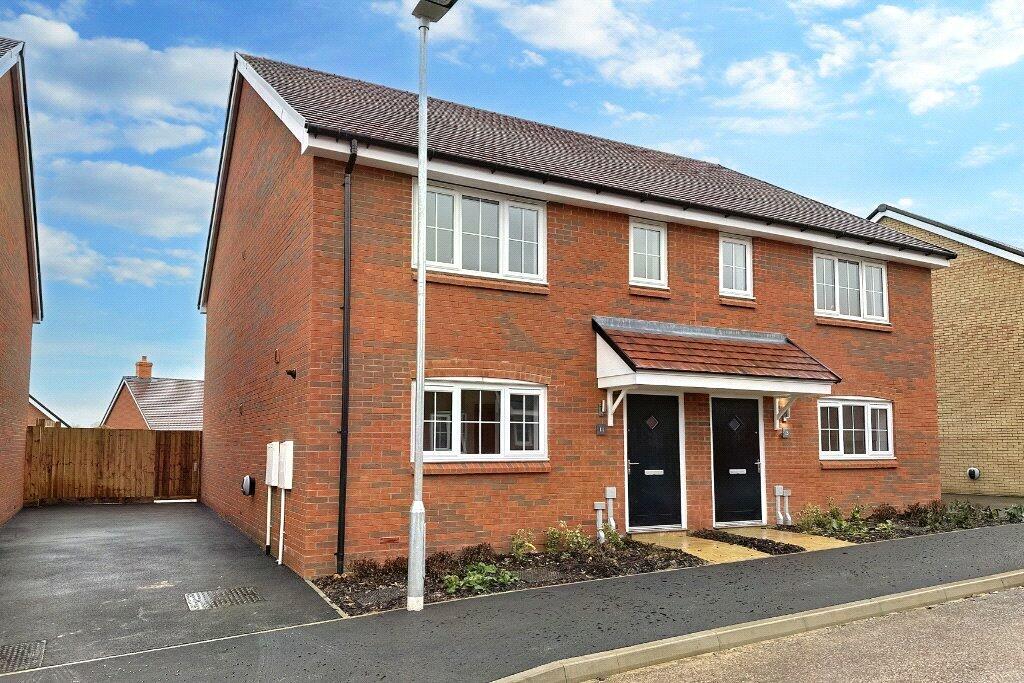 3 bedroom semidetached house for sale in Thyme Way, Saffron Walden