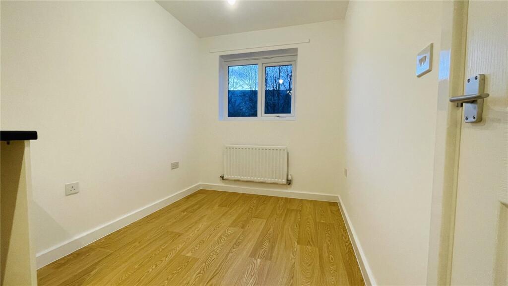 Additional property image - Tarrant Close, Nuneaton, Warwickshire