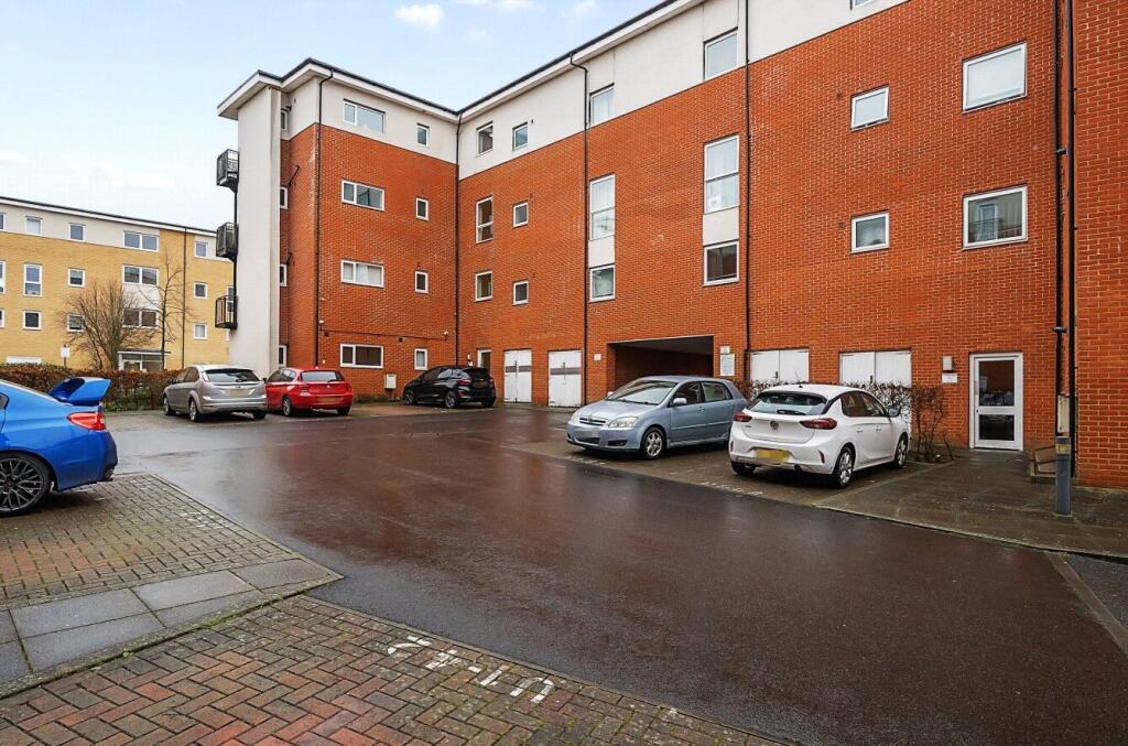 Main image of property: Thorney House, Drake Way, Reading