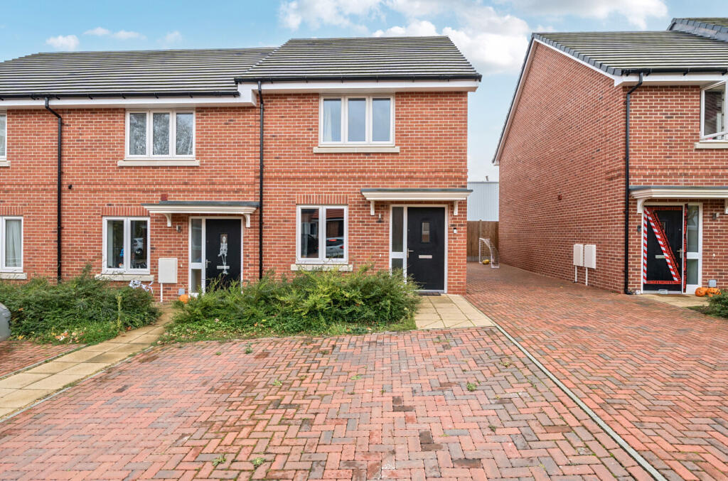 Main image of property: Claves Crescent, Welwyn Garden City, Hertfordshire