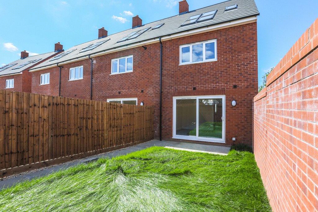 3 bedroom end of terrace house for sale in Great Oldbury Drive, Great ...