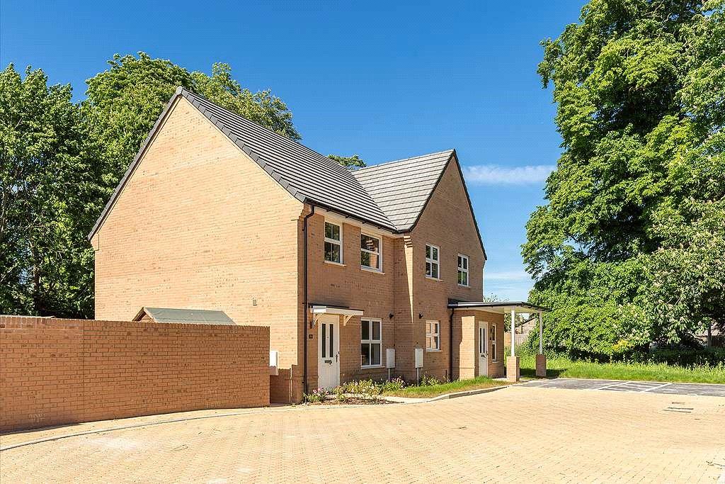 2 bedroom semidetached house for sale in Merino Road, Andover