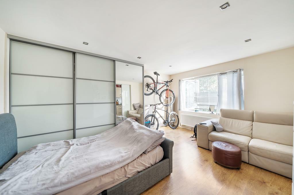 Studio flat for sale in Stanwell Village, StainesuponThames, TW19