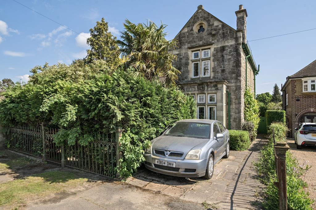Main image of property: Staines-Upon-Thames, TW19, TW18