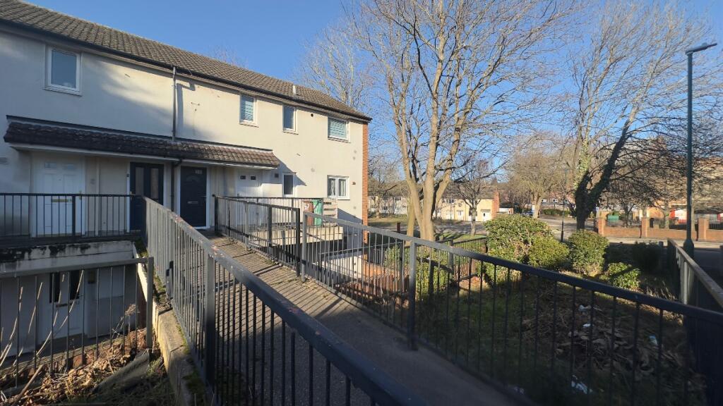 Main image of property: Wasnidge Walk, Nottingham