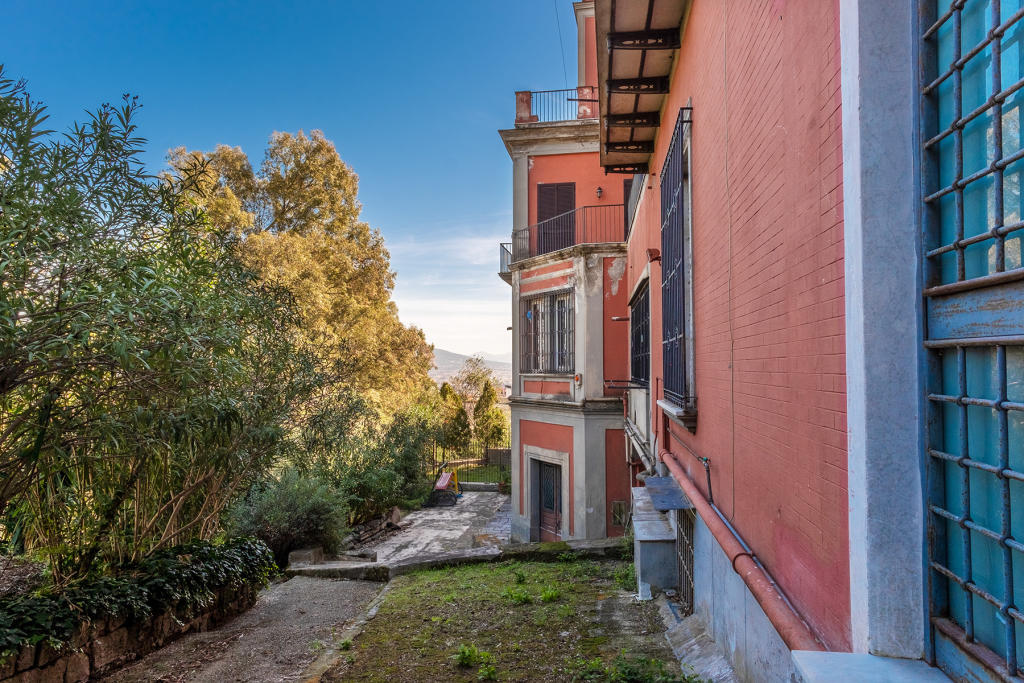 5 bedroom semidetached house for sale in Campania, Naples, Naples, Italy