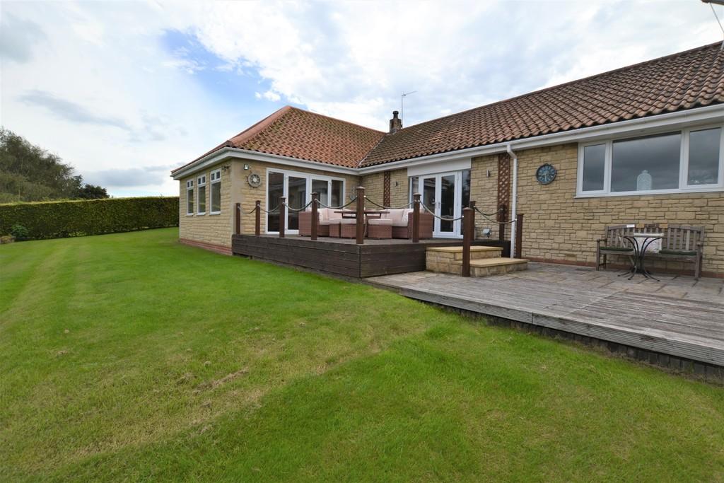 4 bedroom detached bungalow for sale in Newtononthemoor, Morpeth