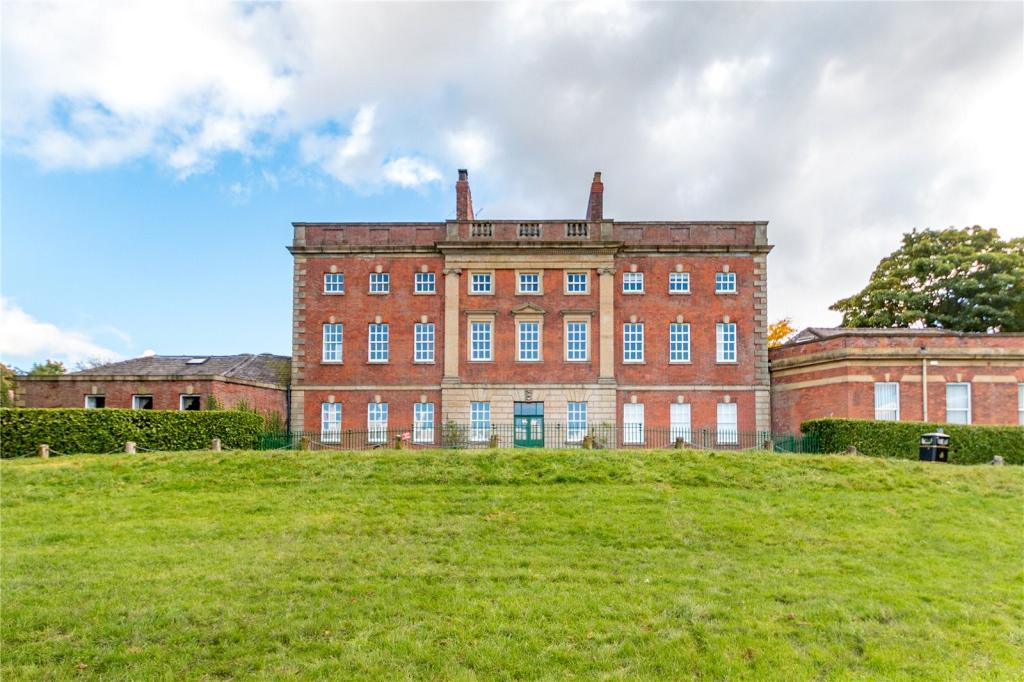 6 bedroom house for sale in Alkrington Hall Road North, Middleton