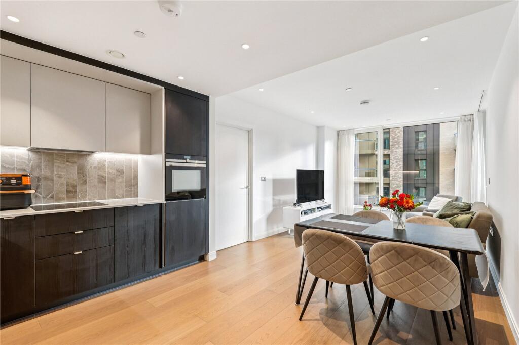 Main image of property: 7 Gasholder Place, Oval Village, London, SE11