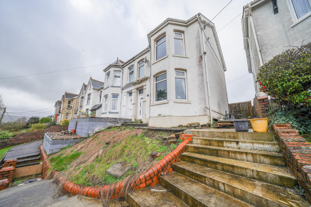 3 bedroom semidetached house for sale in New Road, Ammanford, SA18