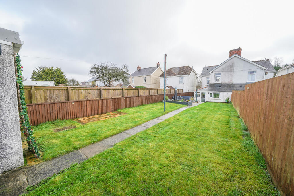 3 bedroom semidetached house for sale in New Road, Ammanford, SA18