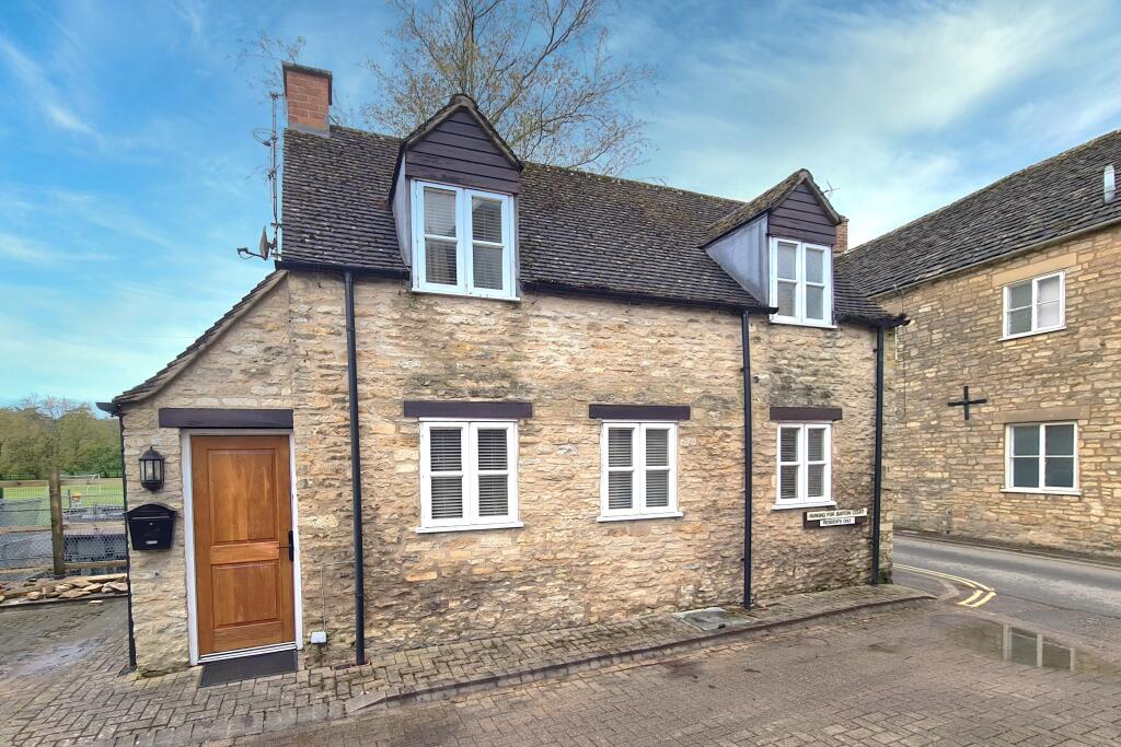1 bedroom cottage for sale in Gloucester Street, Cirencester, GL7