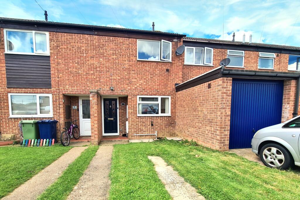 2 bedroom terraced house for sale in Cromers Close, Tewkesbury, GL20