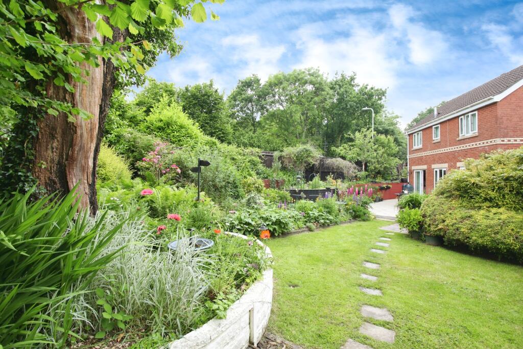 Additional property image - Clos Cae Pwll, Treharris, CF46