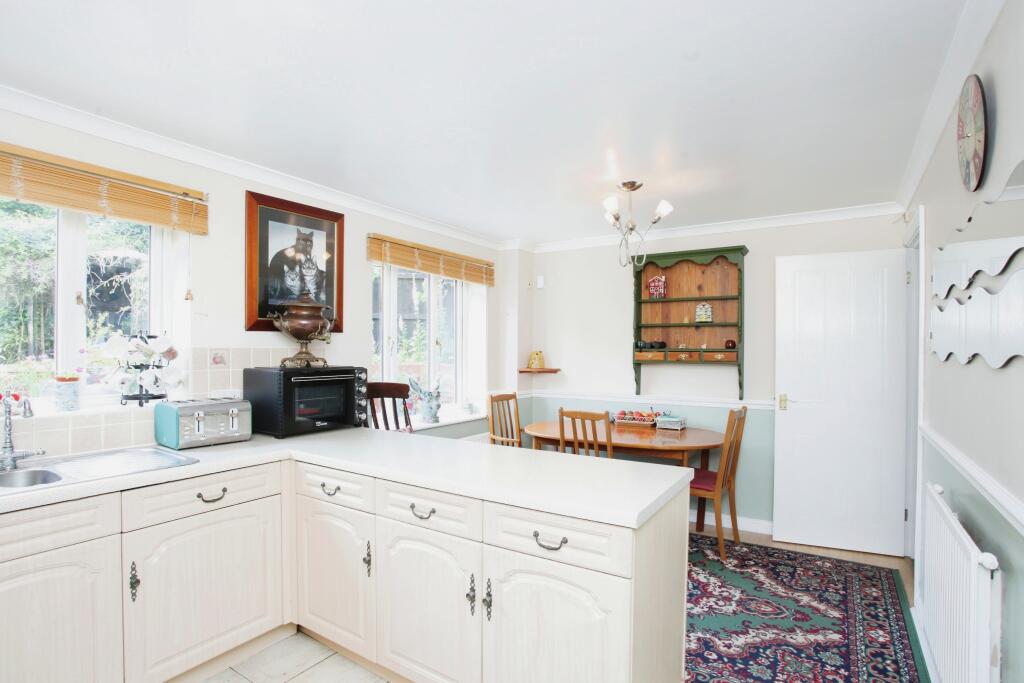 Additional property image - Clos Cae Pwll, Treharris, CF46