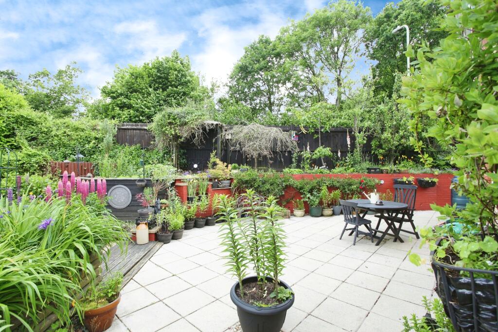 Additional property image - Clos Cae Pwll, Treharris, CF46