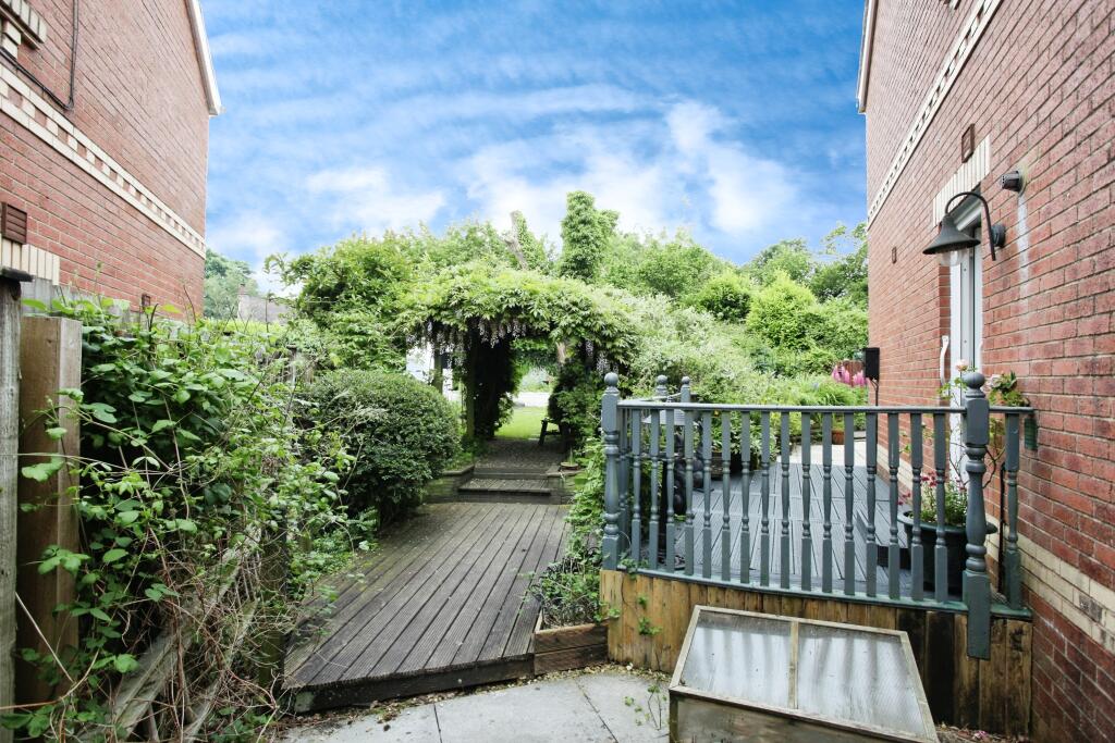 Additional property image - Clos Cae Pwll, Treharris, CF46