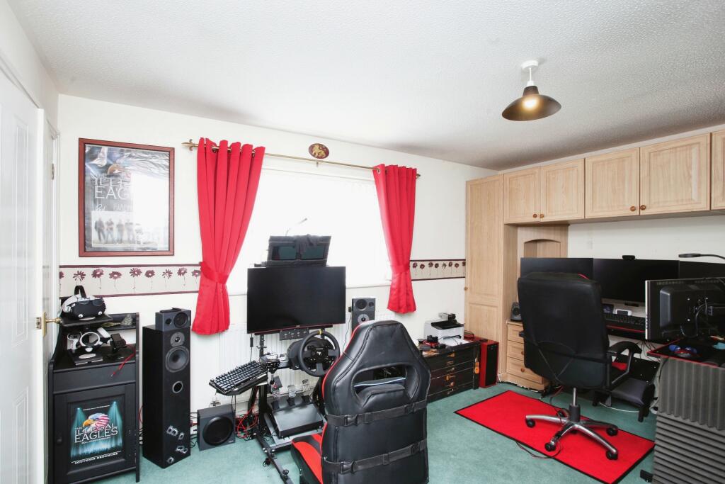 Additional property image - Clos Cae Pwll, Treharris, CF46