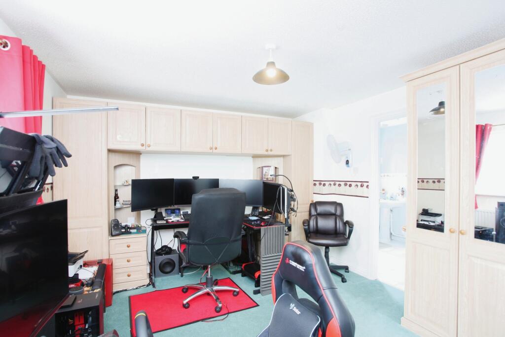 Additional property image - Clos Cae Pwll, Treharris, CF46