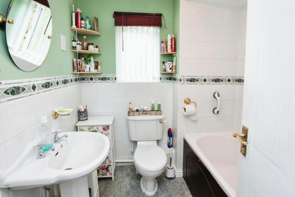 Additional property image - Clos Cae Pwll, Treharris, CF46