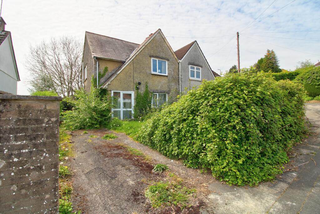 3 bedroom semidetached house for sale in The Uplands, Newport, NP10