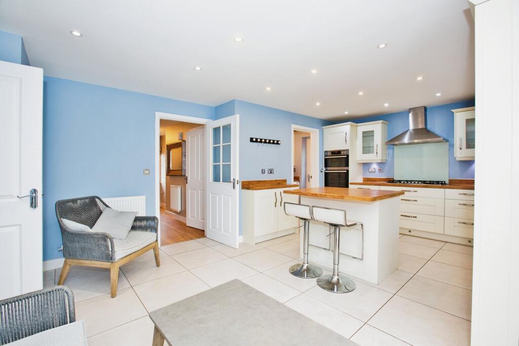 Additional property image - Great Mead, Yeovil, BA21