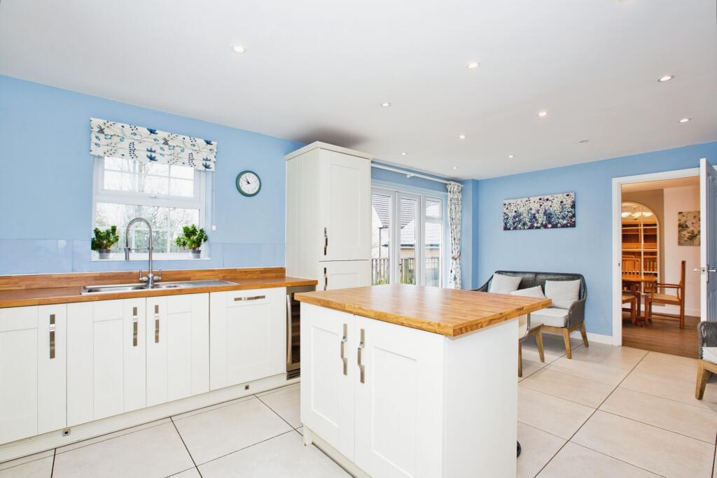 Additional property image - Great Mead, Yeovil, BA21