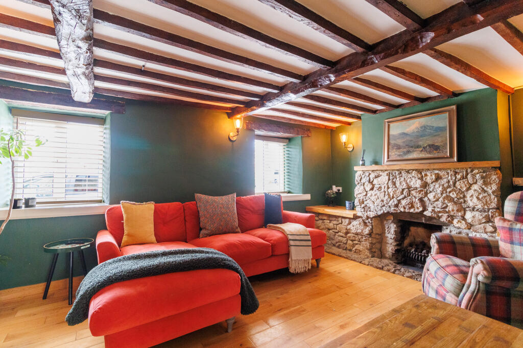 Main image of property: Shrivenham Road, Swindon, SN6