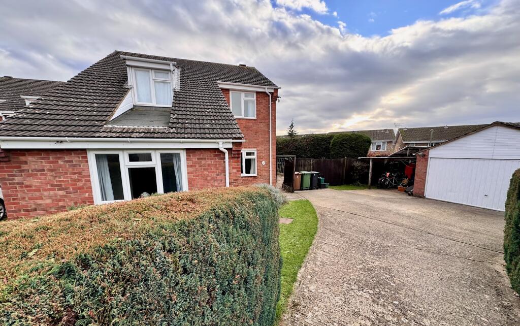 Main image of property: Sedgemoor Drive, Thame, OX9