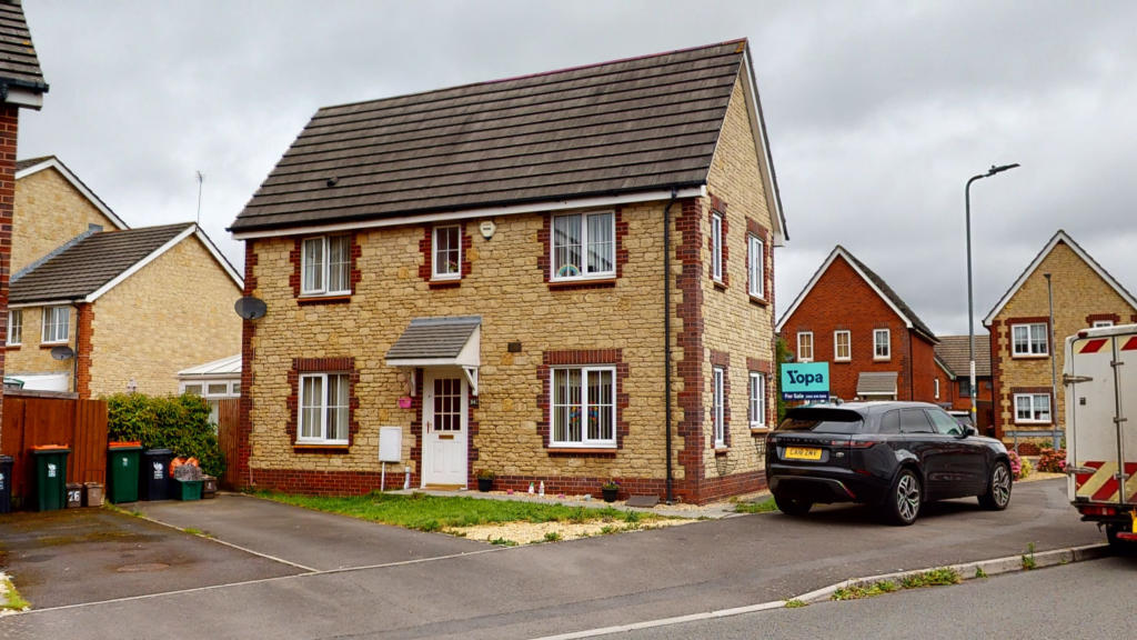 3 bedroom semidetached house for sale in Longtown Grove, Newport, NP10