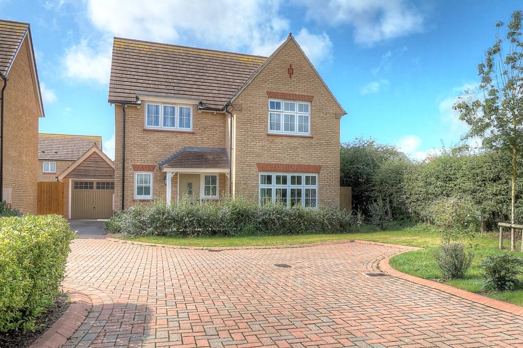 4 bedroom detached house for sale in Rossiter Close, Taunton, TA2