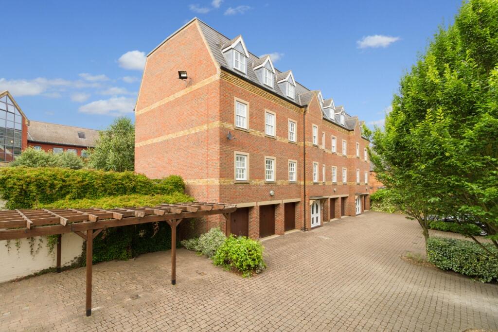 Main image of property: St Thomas Street, City Centre