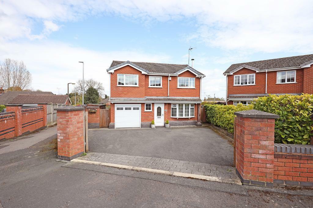 4 bedroom detached house for sale in Kingfisher Crescent, Fulford