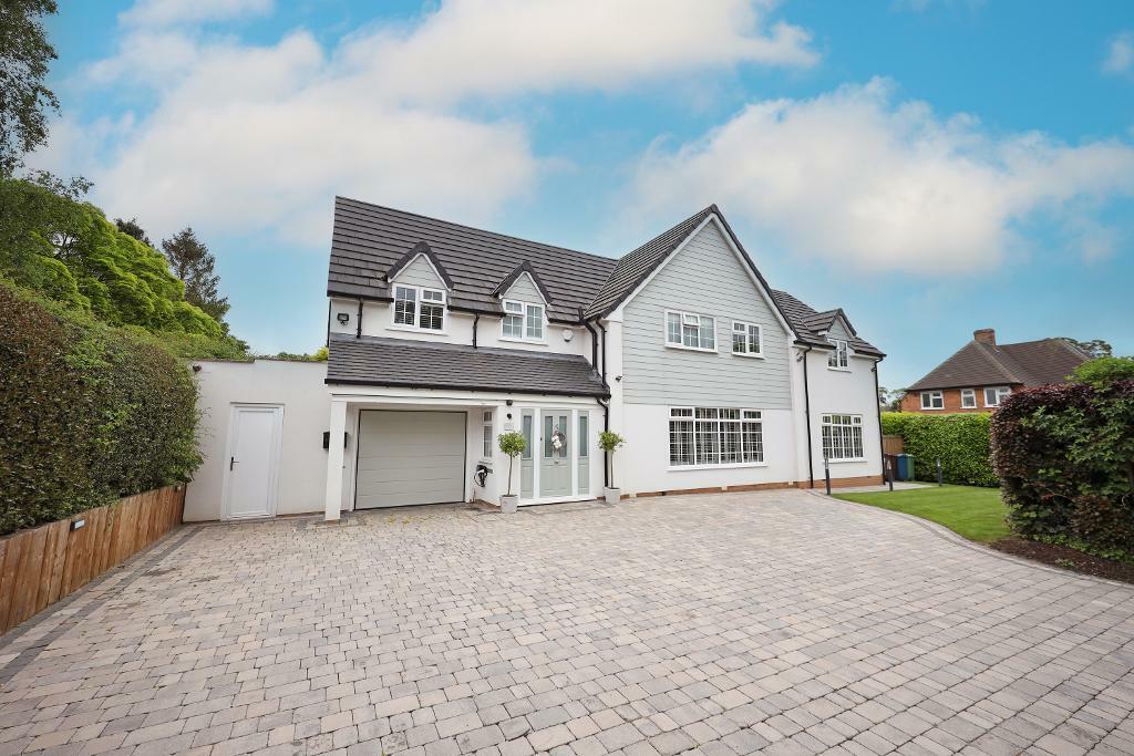 4 bedroom detached house for sale in Longton Road, Barlaston, Stoke on