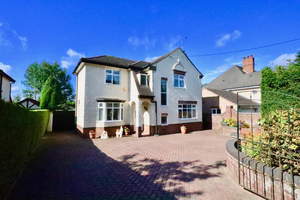 3 bedroom detached house for sale in Uttoxeter Road, Blythe Bridge