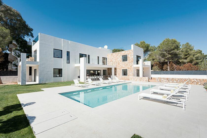 5 bedroom villa for sale in Santa Eulària Des Riu, Balearic